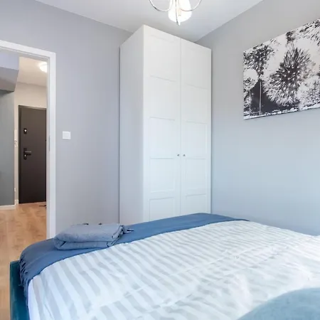 Apartament Petrol,